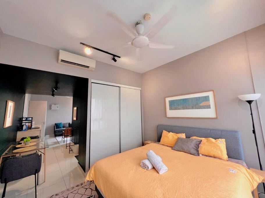 Studio Staycation D'Sara @ Linked Mrt, Near Thomson Hospital & Sungai Buloh Hospital Eksteriør bilde