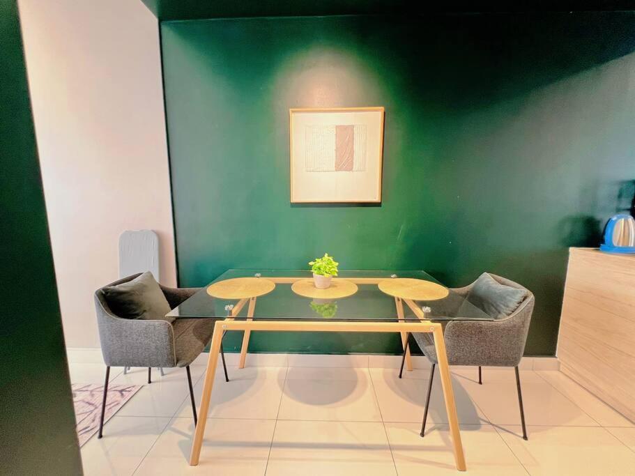 Studio Staycation D'Sara @ Linked Mrt, Near Thomson Hospital & Sungai Buloh Hospital Eksteriør bilde